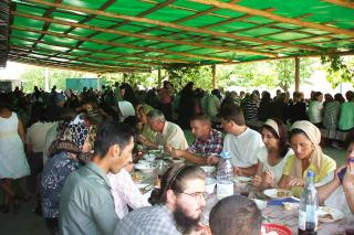 Filantropie la mănăstirile din zona Buhuşiului