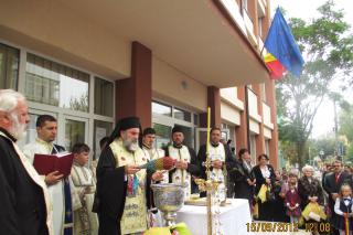PS Ioachim Băcăuanul a binecuvântat lucrările Şcolii „Al.I. Cuza“ din Roman
