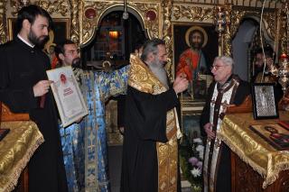 La împlinirea a 100 de ani, părintele Octavian Stoica a primit „Crucea Moldavă“