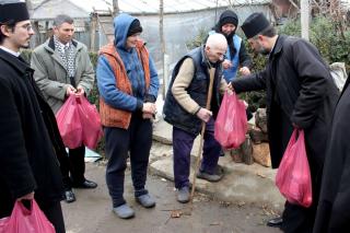 Cum poate parohia să vină în ajutorul enoriaşilor aflaţi în necaz şi suferinţă
