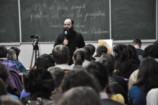 "999 de PAȘI SIMPLI pentru CEI CARE se PREGĂTESC"