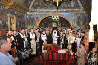 Primul hram al Sfinţilor Împăraţi celebrat în biserica de lemn din Rădăşeni