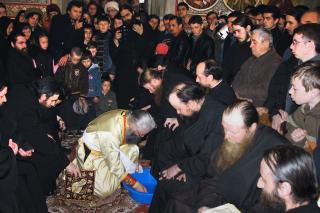 Rânduiala spălării picioarelor la Mănăstirea Putna