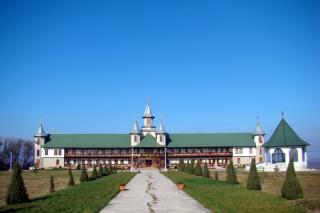 Mănăstirea Mălineşti, mărturie a unei istorii zbuciumate