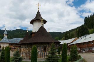 Rugăciuni neîncetate pentru părintele Justin Pârvu