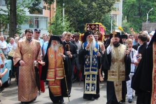 Procesiune cu moaştele Sfântului Ioan cel Nou de la Suceava