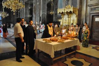 Parastas pentru patriarhul Teoctist la Catedrala mitropolitană din Iaşi