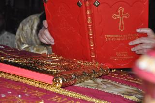Ce legătură există între Taina Cununiei şi sfinţirea unei biserici?