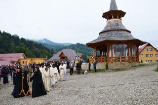 Hram şi hirotesie de stareţă la Mănăstirea Paltin - Petru Vodă