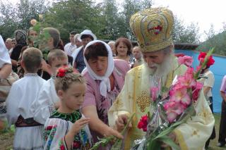 Biserica parohiei Vadu Negrilesei, resfinţită de IPS Pimen