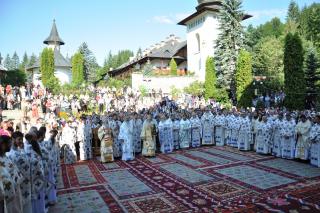 IPS Teodosie, la hramul Mănăstirii Sihăstria: „Sfânta Teodora este cea mai aleasă dintre sfinții cuvioși ai țării noastre”