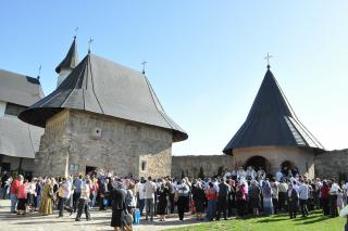Liturghie arhierească la hramul Mănăstirii Hadâmbu
