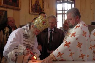 IPS Pimen a târnosit biserica parohiei Grăniceşti 2