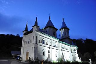 Hram la Mănăstirea Nechit din judeţul Neamţ
