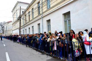 Cui îi este frică de pelerini?