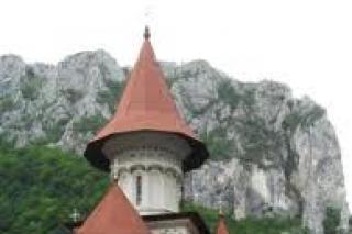 Înaltpreasfinţitul Părinte Arhiepiscop Irineu a prezidat sinaxa monahală la Mănăstirea Râmeţ