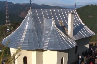 Liturghie arhierească la Schitul Botuş din judeţul Suceava