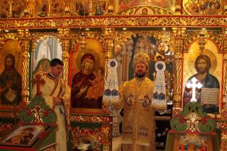 Prezenţă arhierească la Biserica „Învierea Domnului“ din Bârlad
