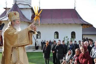 Liturghie arhierească la Mănăstirea Secrieş-Moldoviţa
