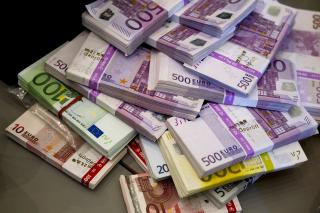 Fonduri nerambursabile pentru cercetătorii români
