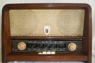 Alo, aici Radio Bucureşti!