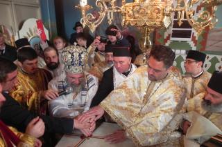 Biserica "Sfântul Ioan Gură de Aur" din Averești a fost resfinţită