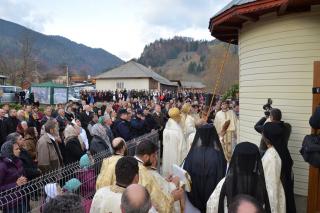 2 mitropoliți, la sfințirea bisericii din Toșorog