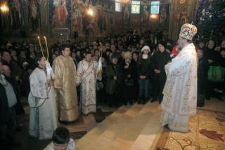 Întreită bucurie la Biserica "Sfântul Dumitru" din Bacău