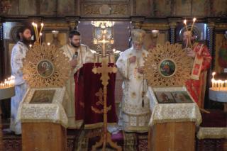Liturghie arhierească în parohia Laura - Vicovu de Sus