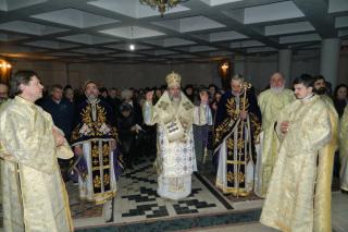 Liturghia celor 100 de preoţi, la Oneşti