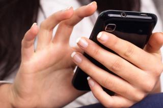 MAE trimite atenționări prin SMS românilor care călătoresc în afara țării
