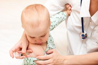 Vaccinările copiilor din schema obligatorie vor fi făcute de către medicul de familie