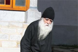 Părintele nostru duhovnicesc Îl reprezintă pe Mântuitorul Hristos