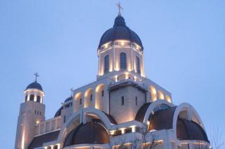 Doi ierarhi au slujit la Catedrala "Înălţarea Domnului" din Bacău