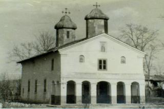 Biserica Sfântului Haralambie din satul de lângă Dunăre