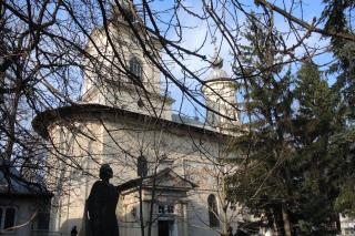 Liturghie arhierească la biserica unde a fost botezat Eminescu
