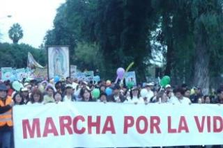 Un sfert de milion de peruvieni în marş împotriva avortului