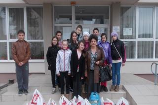 Activităţi filantropice ale elevilor din Oneşti
