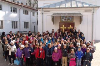 „Daruri de lumină“ în două parohii ieşene