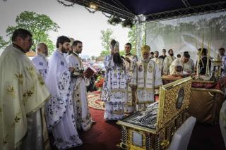 A fost sfinţit paraclisul Mănăstirii "Sf. Maria Magdalena" din localitatea Drăgăneşti