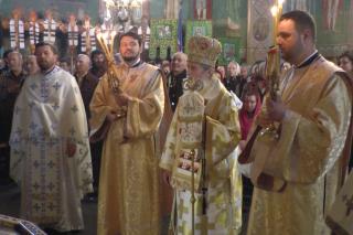 Liturghie arhierească în Parohia Straja