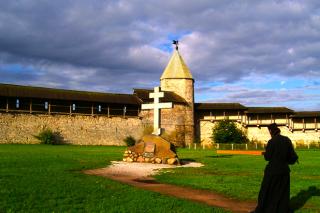 Părinţii numesc grija faţă de lucrurile inutile şi neglijabile, tuberculoză duhovnicească…