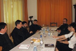 Colaborarea eficientă între preoţi şi profesorii de religie, dezbătută la Iaşi