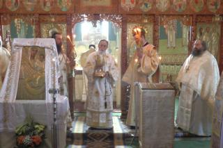 Slujbă arhierească în Parohia Slătioara