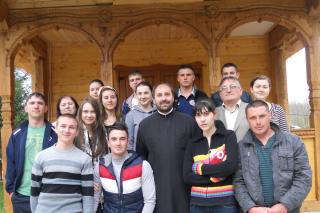 Liceeni din Republica Moldova, oaspeţi ai Centrului „Vestitorii bucuriei“ - Bălţăteşti