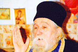 Cine nu poate fi pomenit la Sfânta Liturghie?