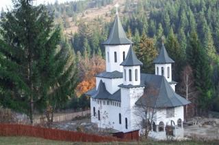 Slujire arhierească la Mănăstirea Cotumba