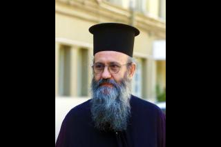(Video) IPS Hierotheos Vlachos – Ştiu un om întru Hristos: Părintele Sofronie, isihastul şi teologul