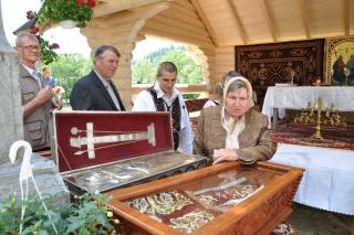 Moaştele Sfinţilor Epictet şi Astion în Parohia Dealu Mare