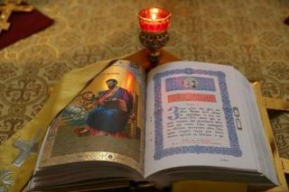 Dacă-ţi dezleagă Dumnezeu taina ascunsă în litere a Sfintei Scripturi, o pricepi...